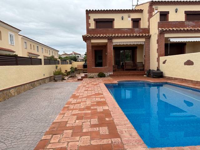 Casa adosada en Venta en Costa del Zèfir