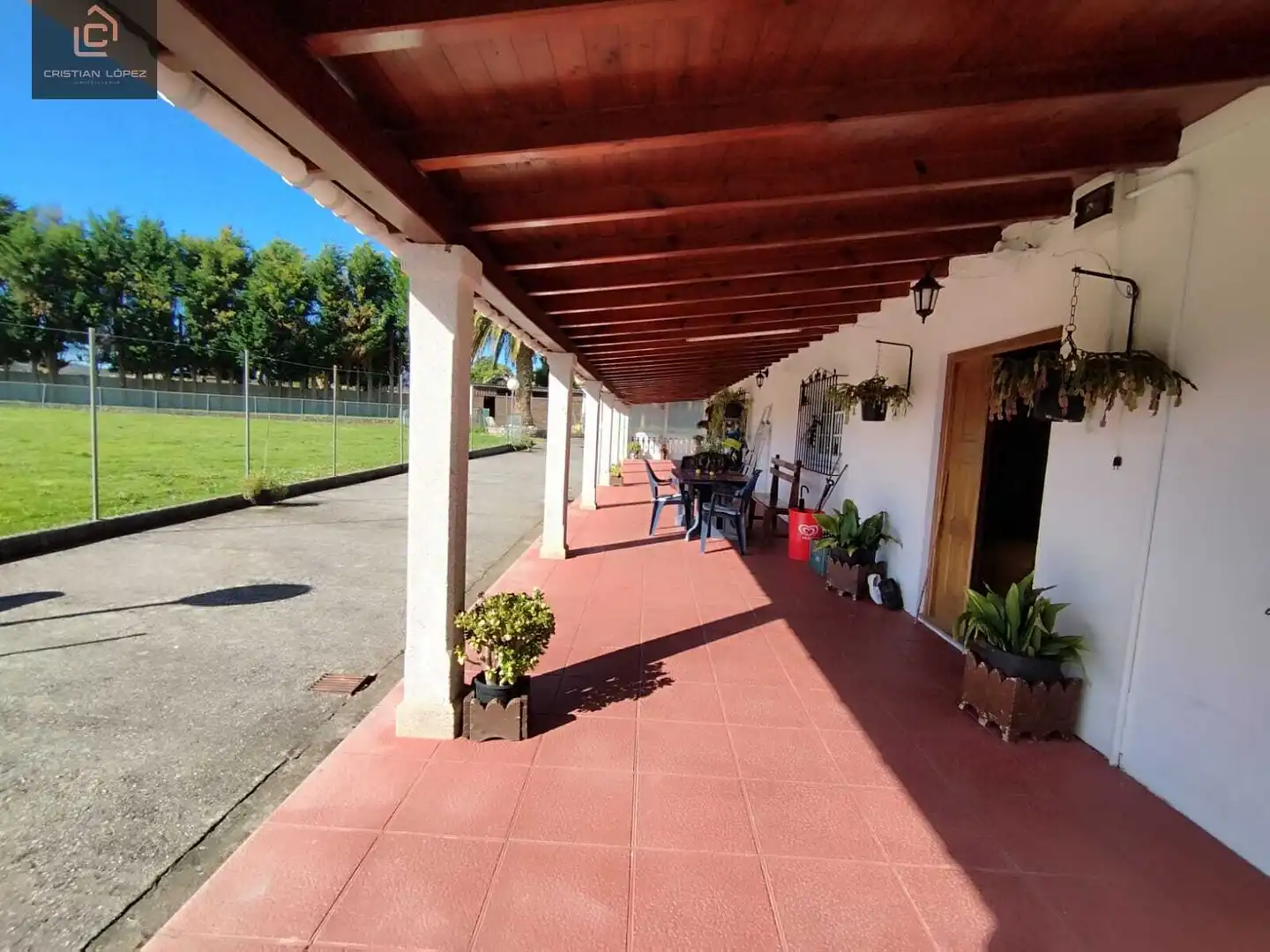 Vista exterior de Casa o xalet en venda en Abegondo amb Calefacció, Parquet i Terrassa