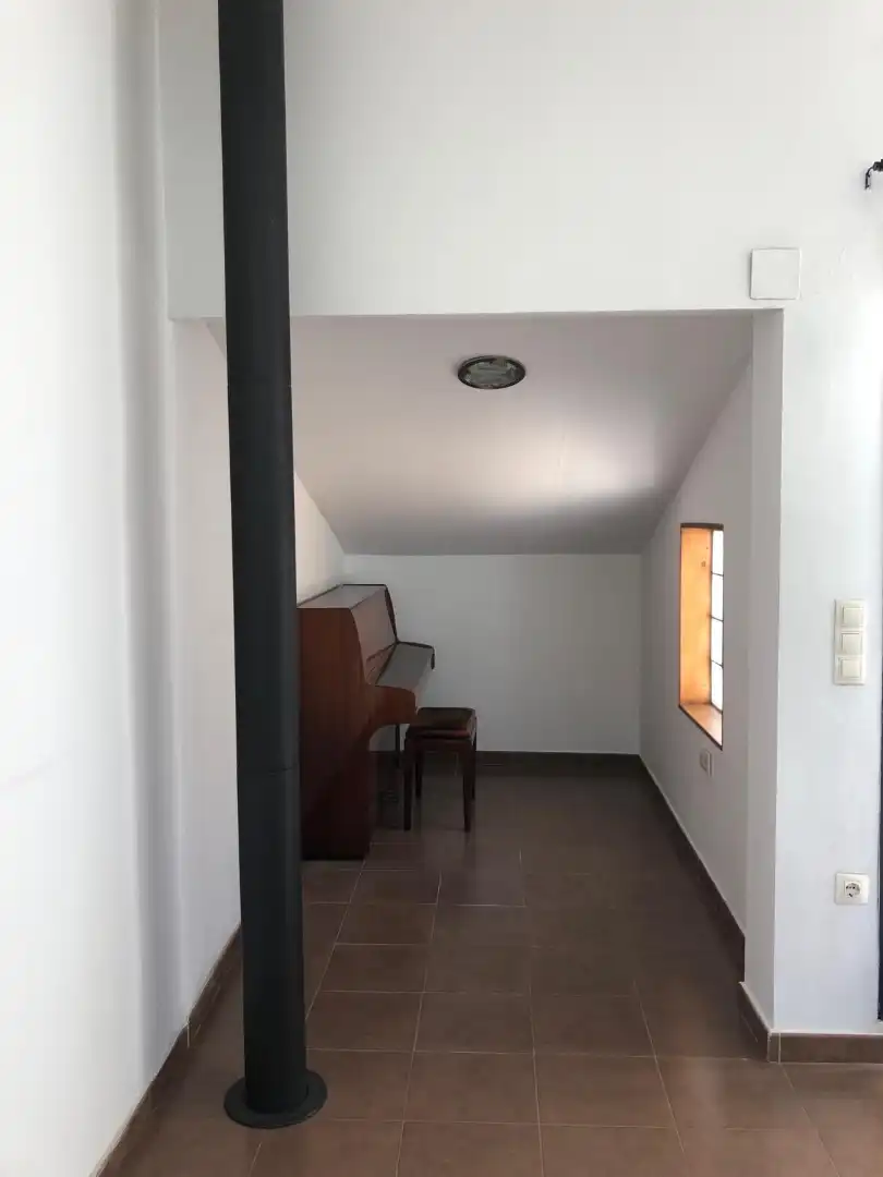 Casa adosada en venta en Gilet con Calefacción, Terraza y Horno