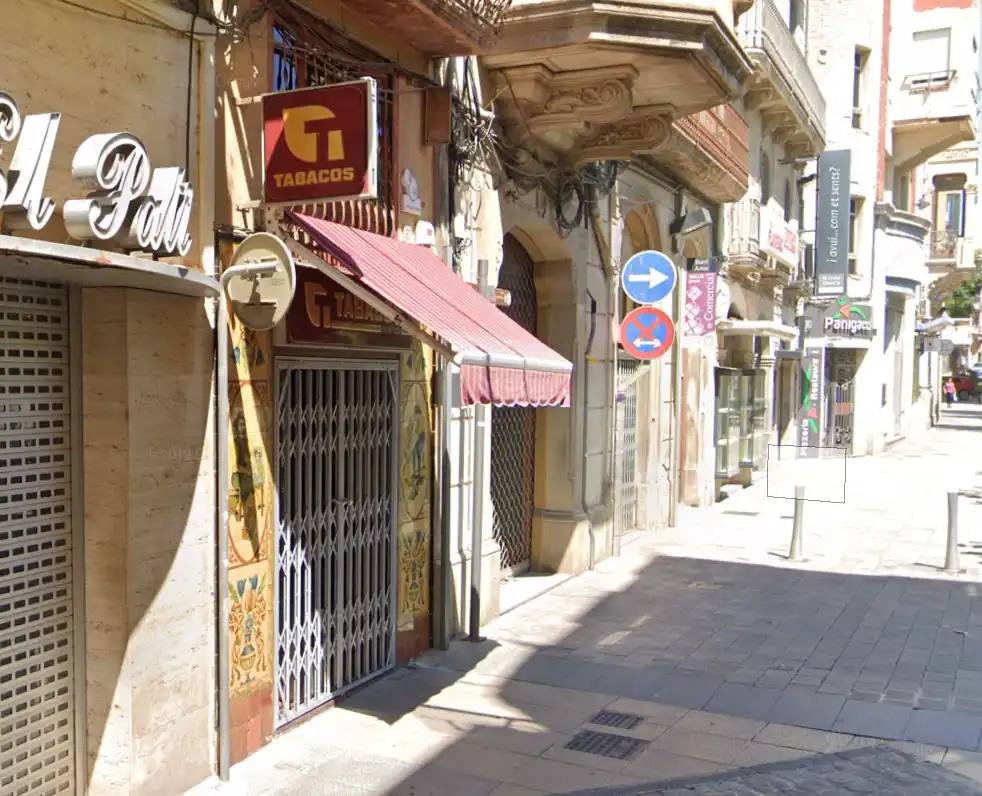 Local comercial en alquiler en Carrer de la Cort, imagen 3