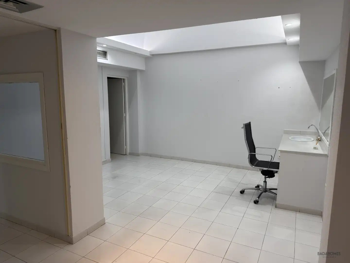 Commercial properties for sale in Badajoz  with Air Conditioner