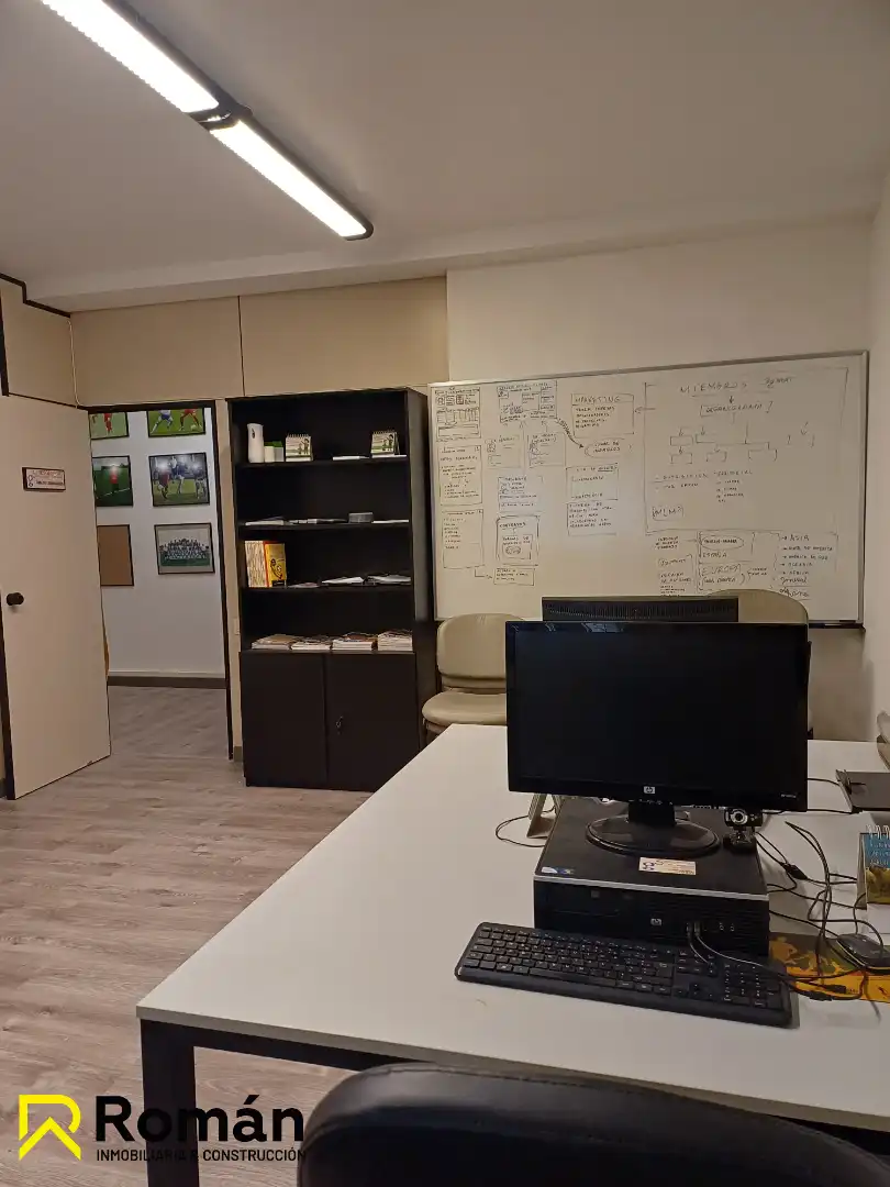 Office for rent in  Pamplona / Iruña  with Heating and Furnished