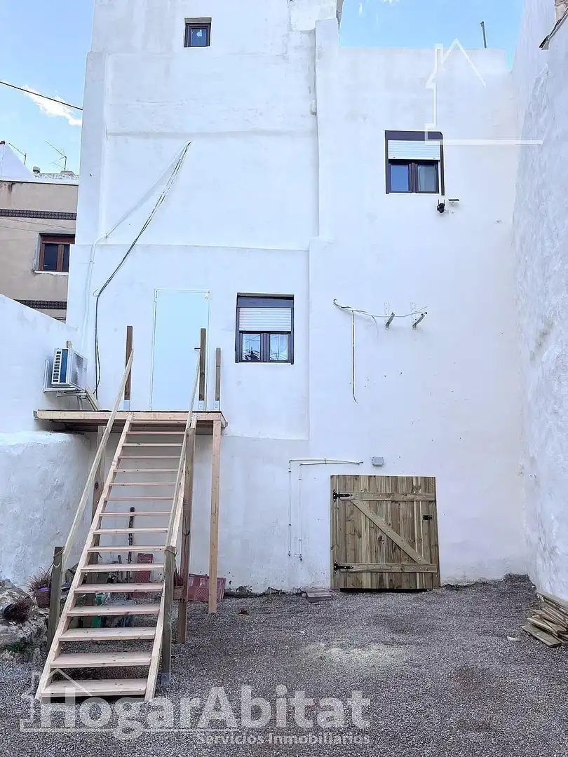 Vista exterior de Casa adosada en venta en Llíria con Aire acondicionado, Terraza y Trastero