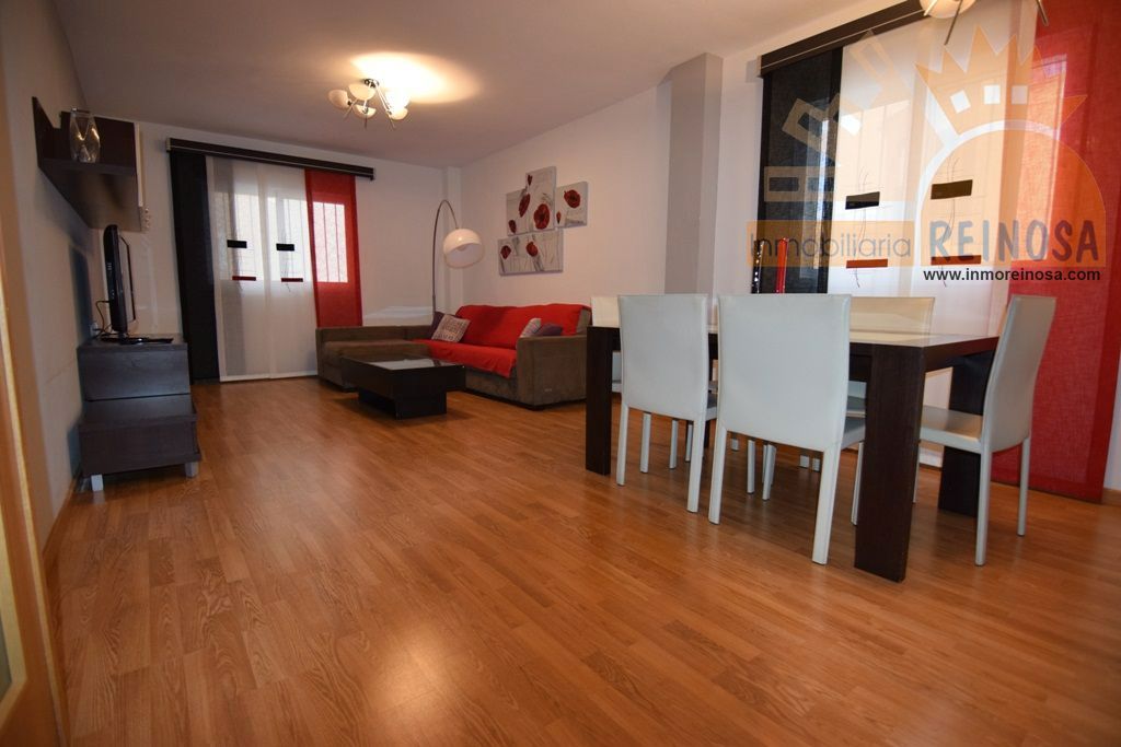 Sala d'estar de Pis de lloguer en Molina de Segura amb Aire condicionat, Parquet i Moblat