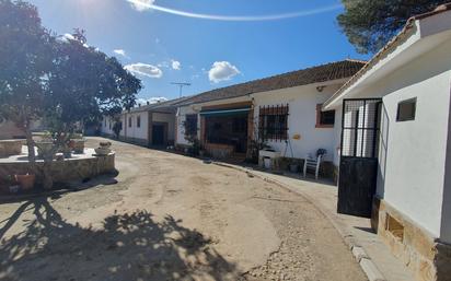 Vista exterior de Finca rústica en venda en Ribatejada amb Piscina