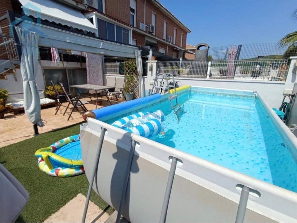 Piscina de Casa adosada en venda en  Tarragona Capital