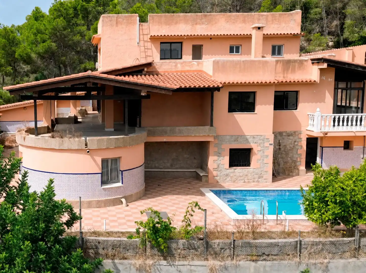 Vista exterior de Casa o xalet en venda en Santa Eulària des Riu amb Jardí privat, Terrassa i Traster