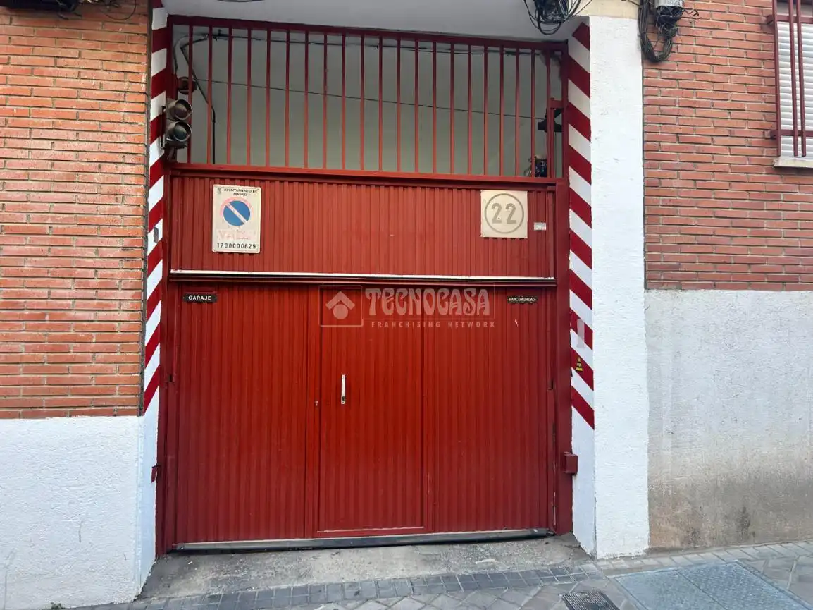 Exterior view of Garage for sale in Madrid