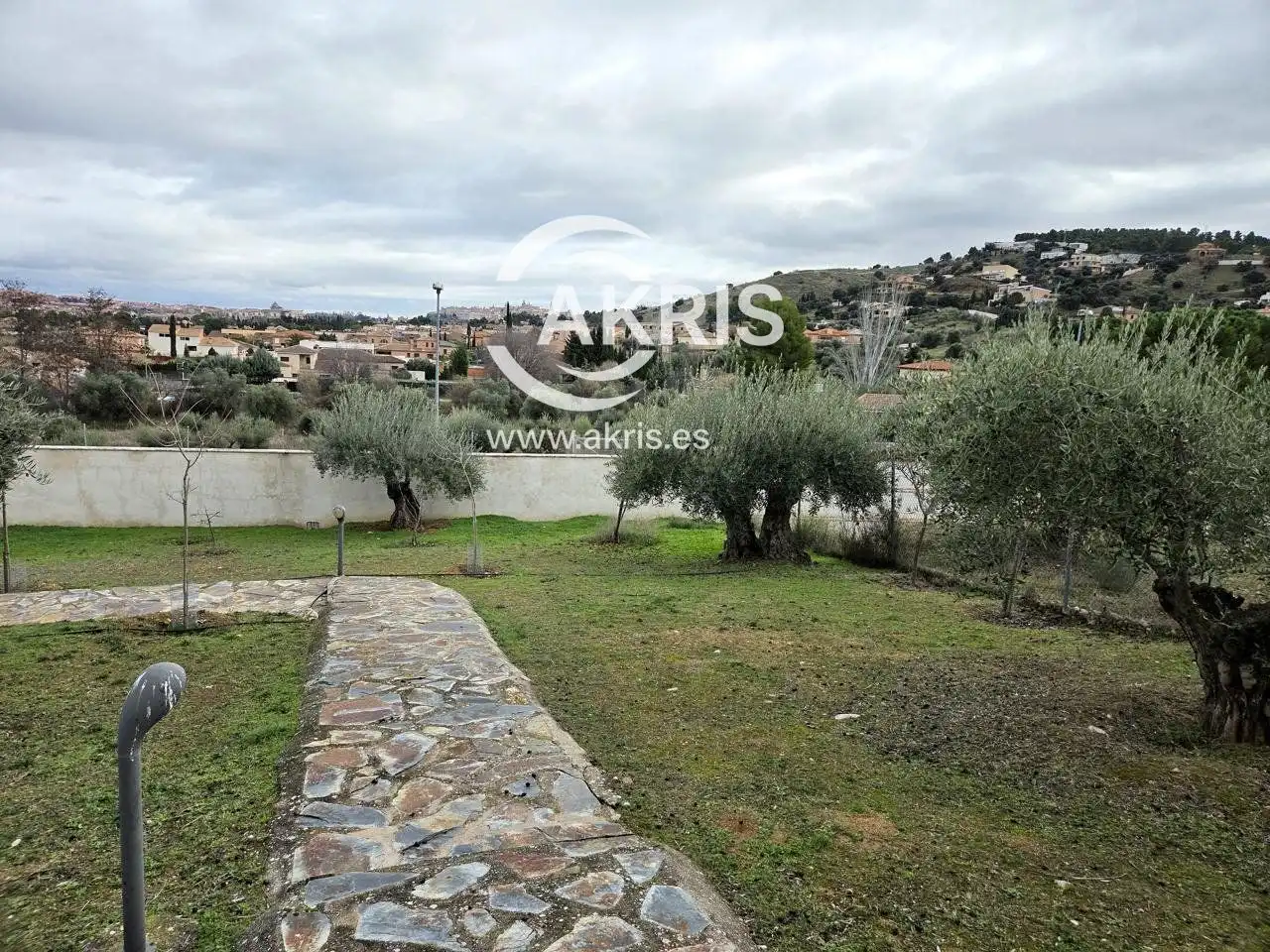 Houses for sale in Calle Monasterio Santa María la Real, Los Cigarrales-La Bastida