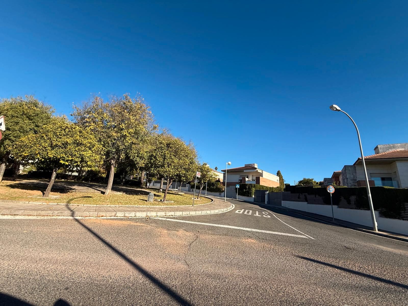 Vista exterior de Casa o xalet en venda en  Córdoba Capital amb Aire condicionat, Calefacció i Jardí privat