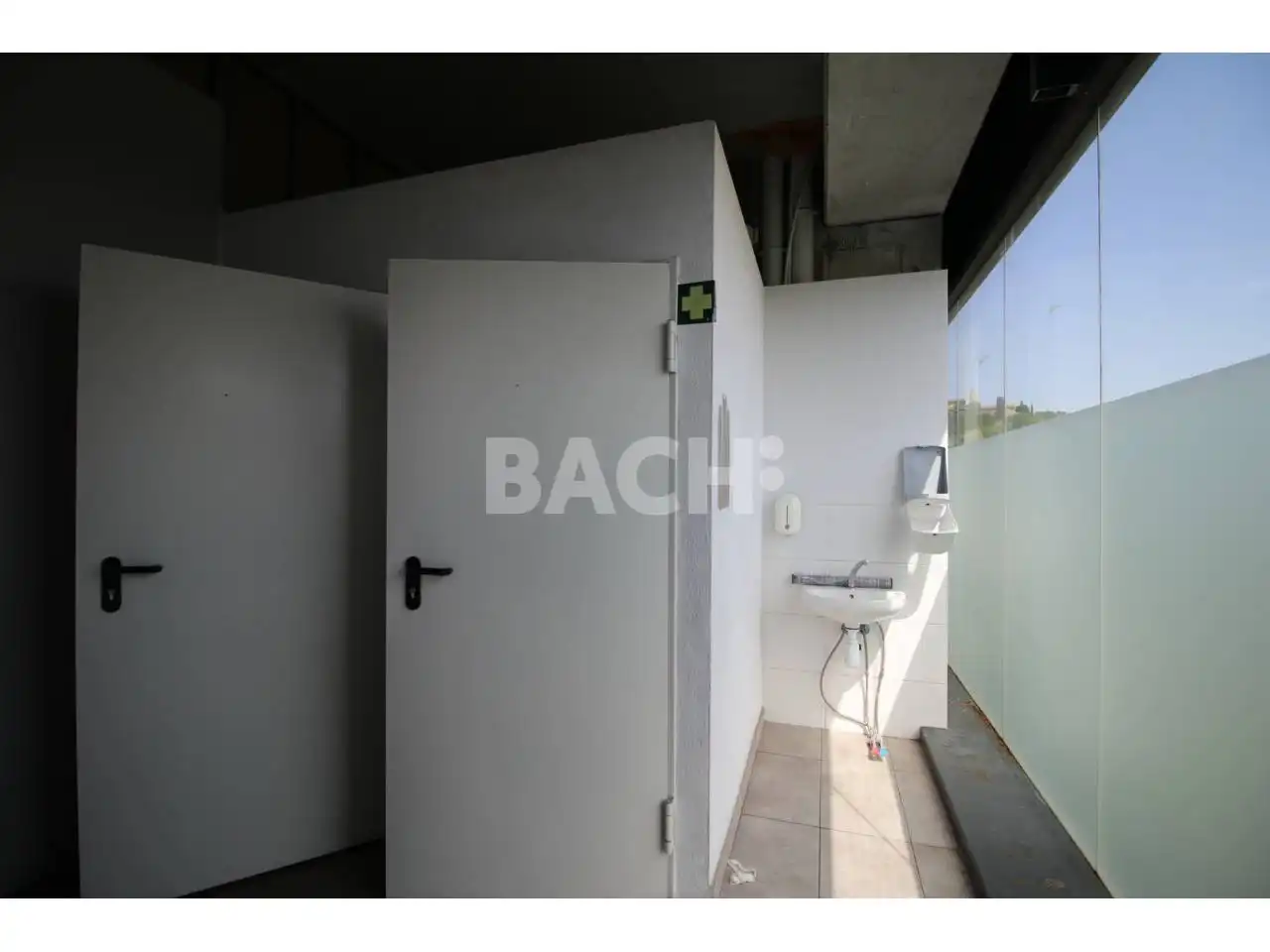 Baño de Local en venta en Gurb