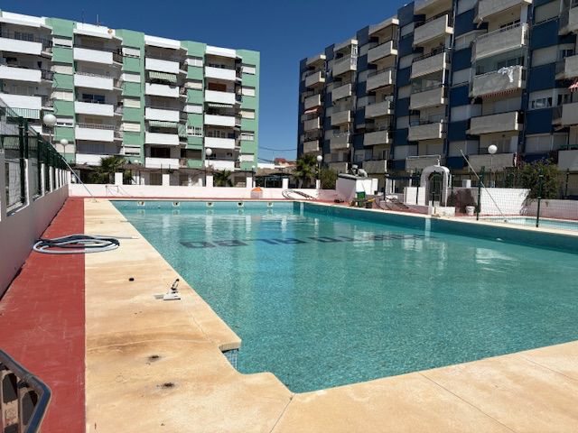 Swimming pool of Apartment for sale in Algeciras  with Air Conditioner, Private garden and Terrace