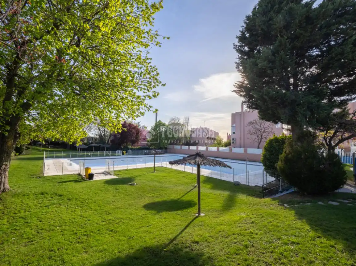 Piscina de Dúplex en venta en Rivas-Vaciamadrid con Calefacción y Terraza