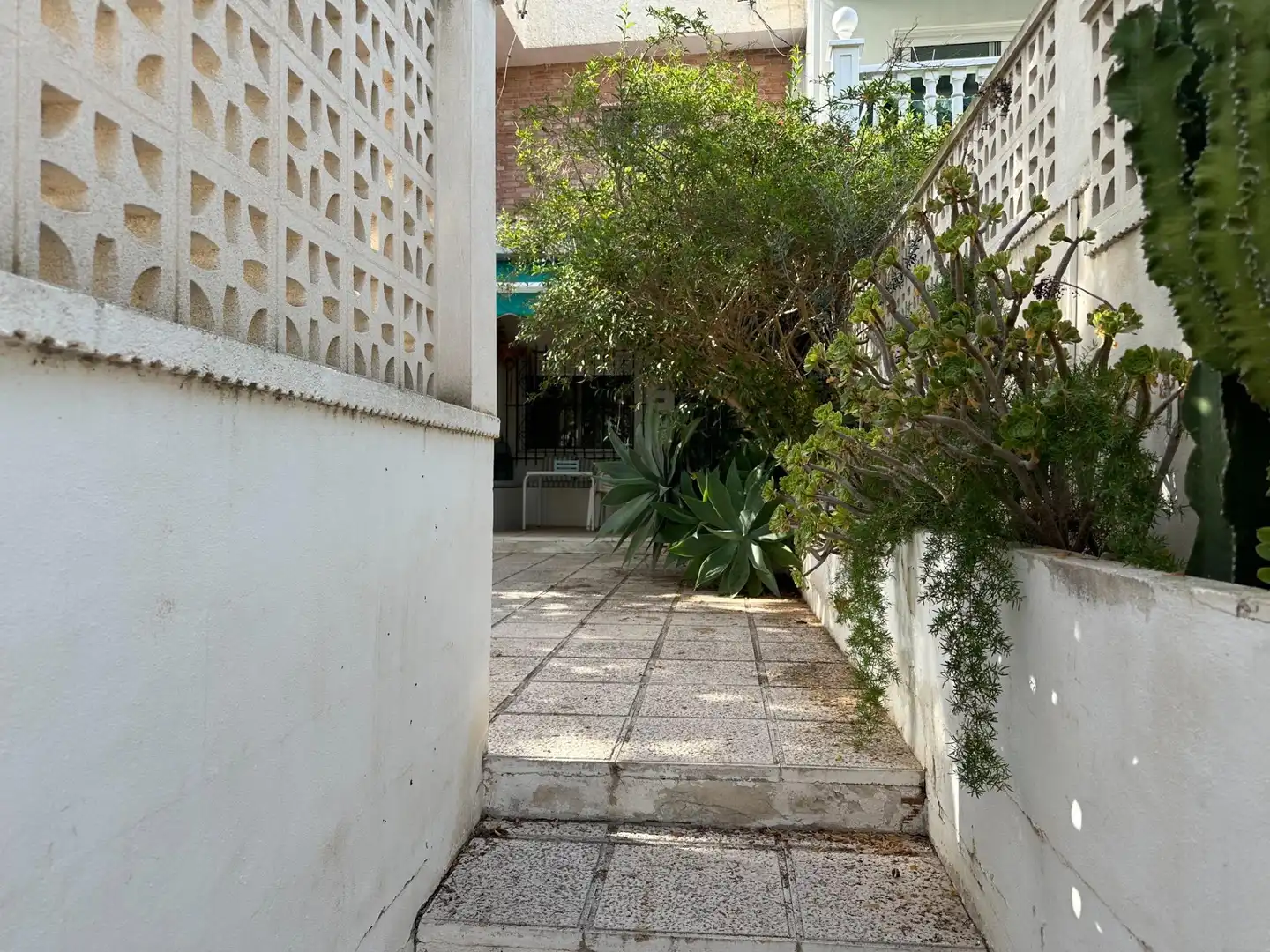 Vista exterior de Casa adosada en venta en Pilar de la Horadada con Calefacción, Jardín privado y Trastero