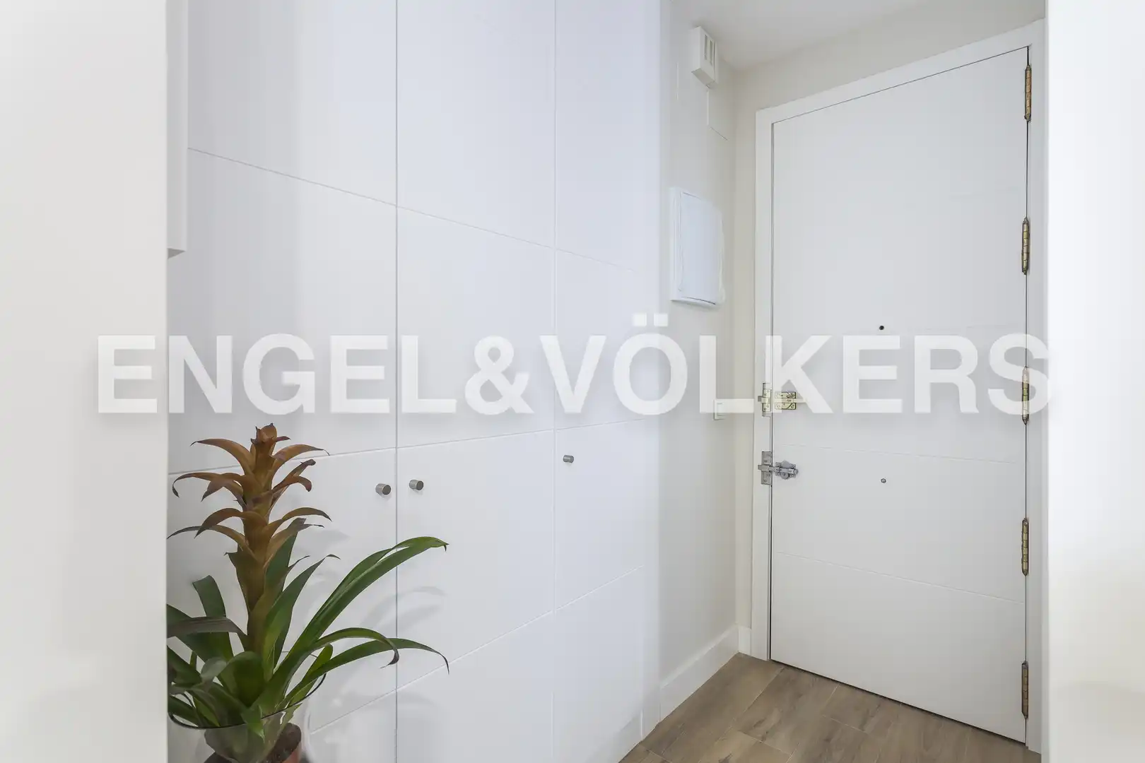 Flat for rent in Madrid  with Air Conditioner, Heating and Furnished