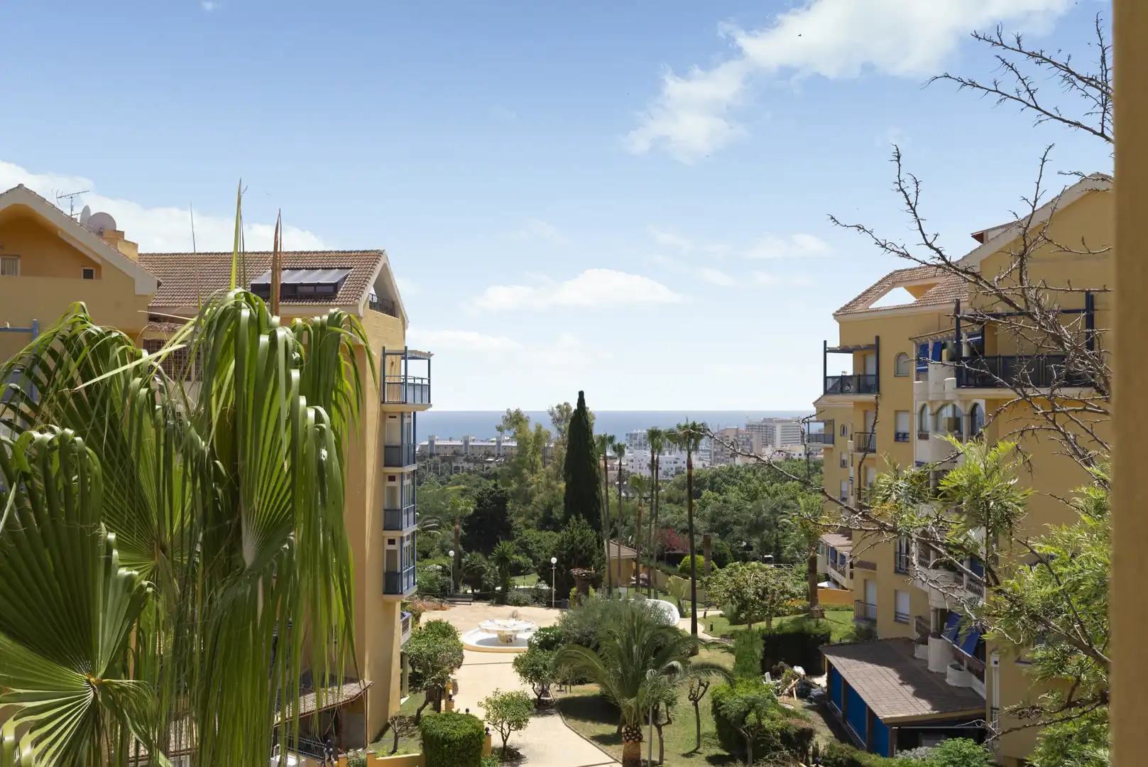 Exterior view of Apartments for sale in Benalmádena  with Air Conditioner, Terrace and Swimming Pool