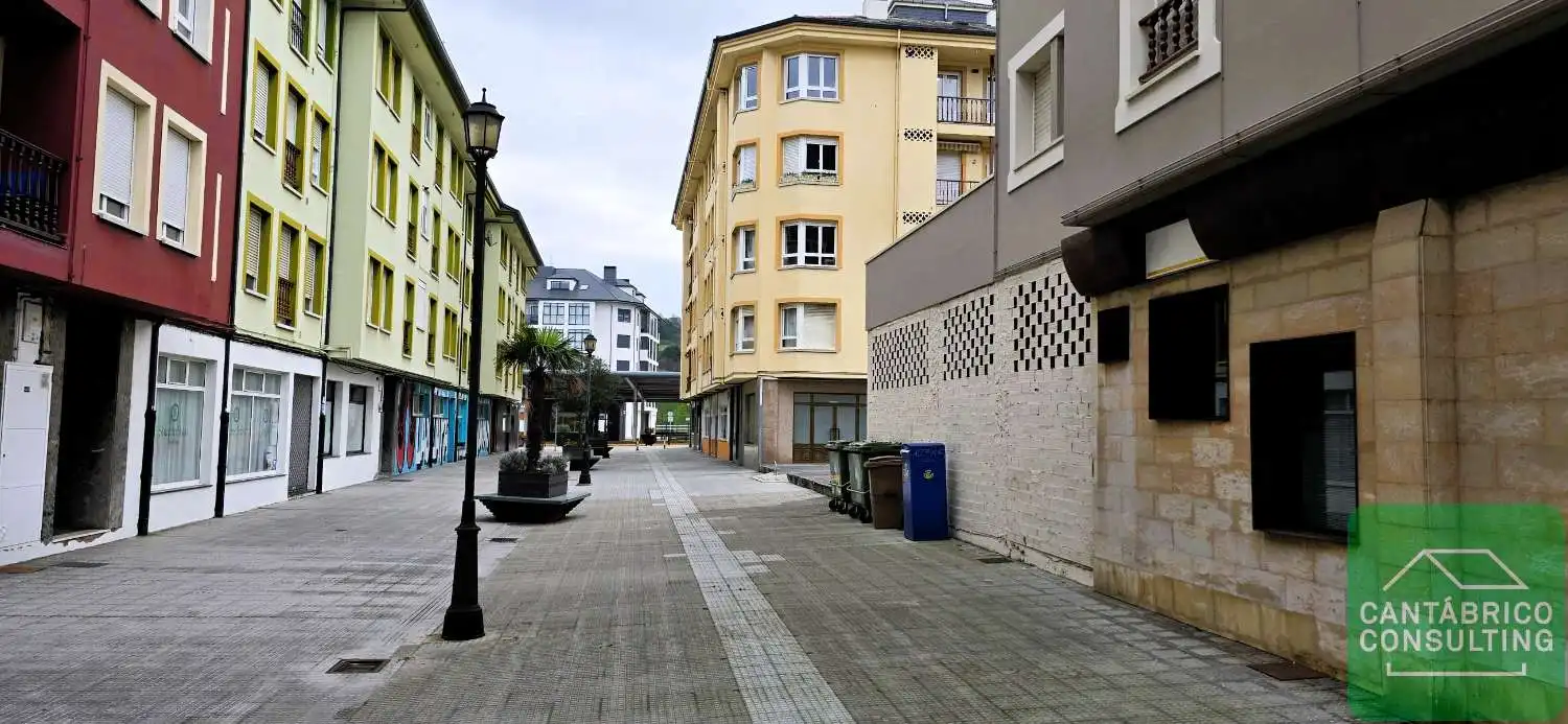 Gewerbefläche zum Verkauf in Navia