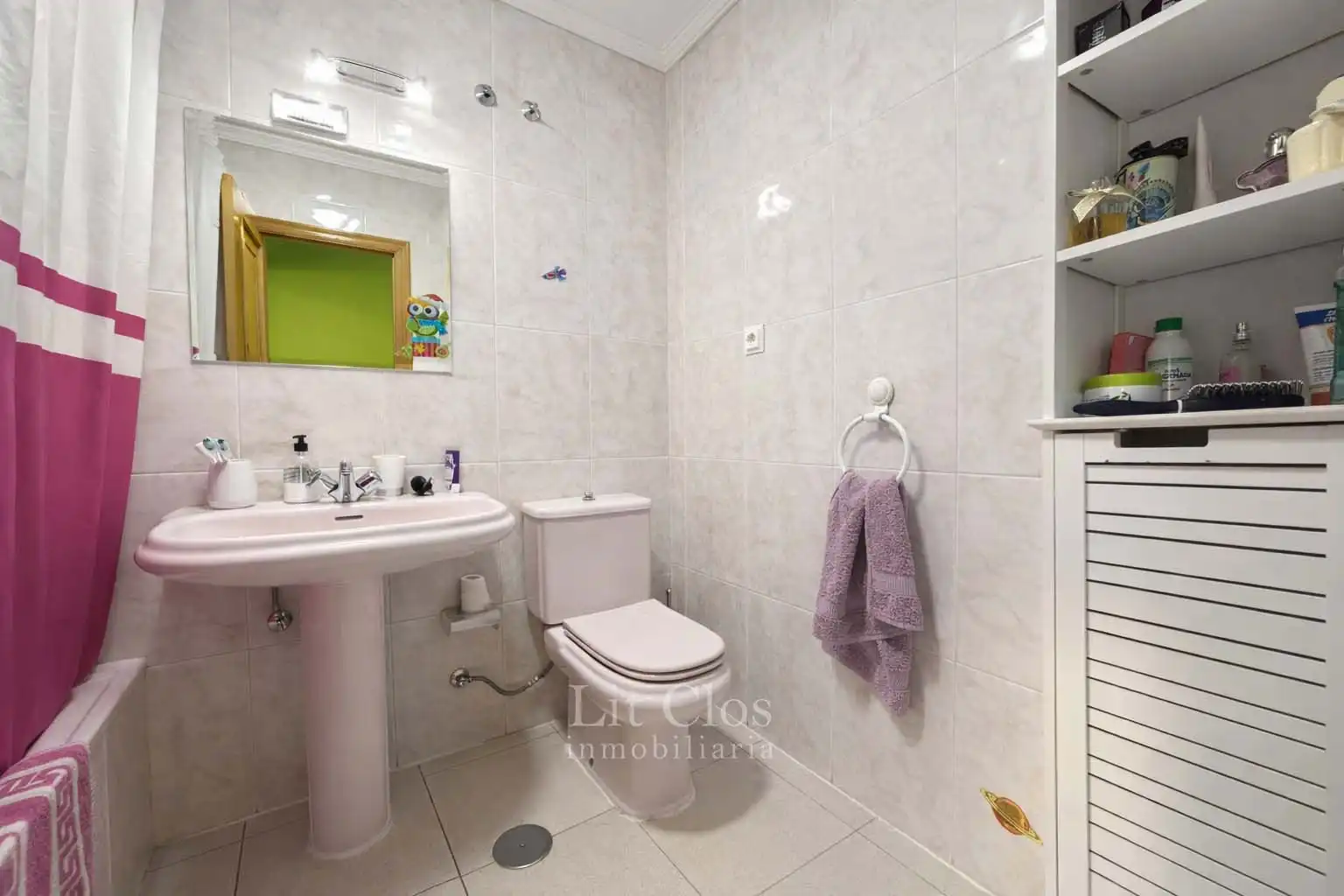 Baño de Piso en venta en O Barco de Valdeorras   con Calefacción y Trastero
