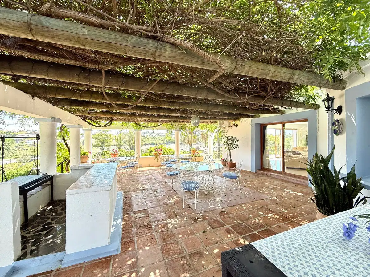 Terraza de Casa o chalet de alquiler en Marbella con Aire acondicionado, Jardín privado y Piscina
