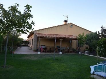 Casa amb balcó en venda a Torre del Burgo