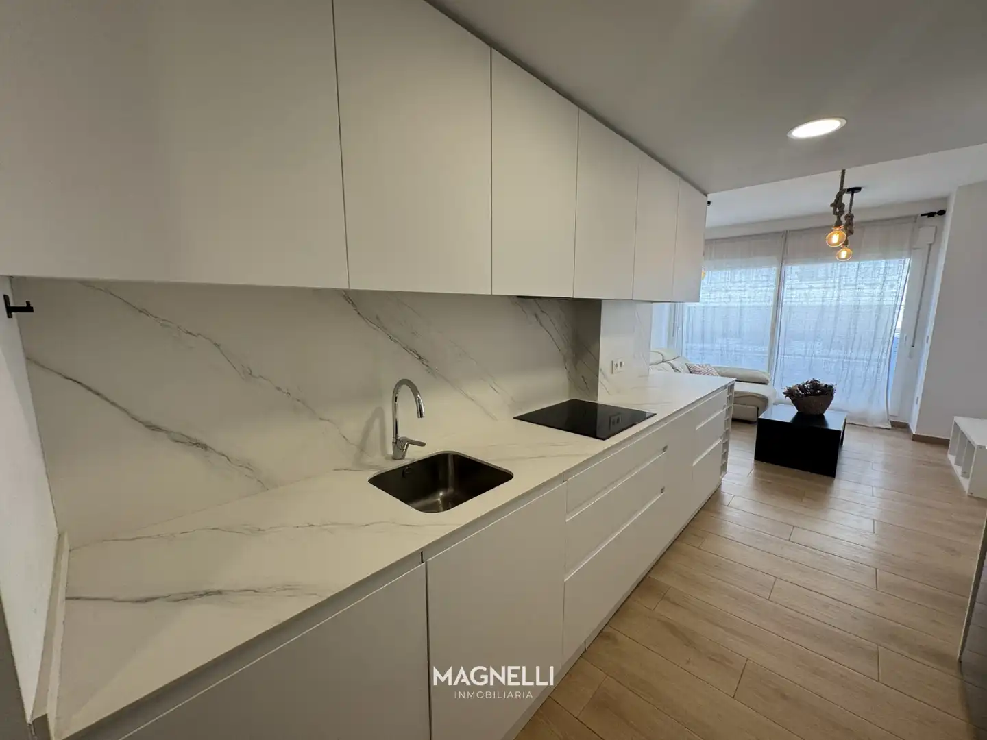 Flat for sale in Calle Manuel Maestre, Plaza Castelar - Mercado Central