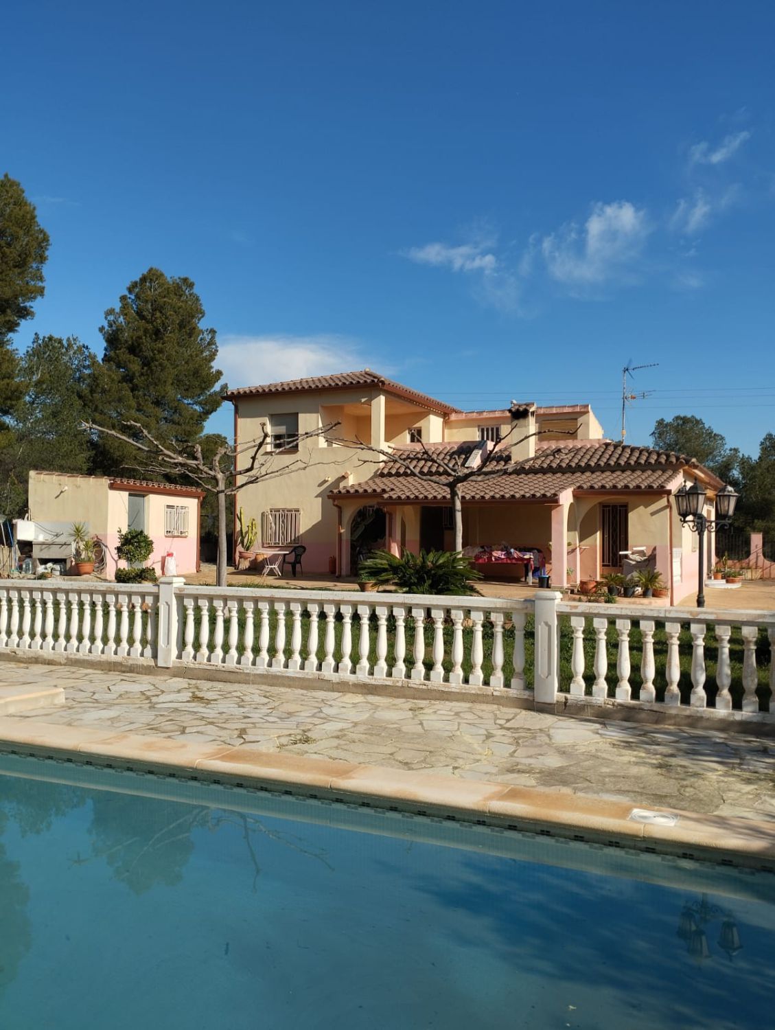 Vista exterior de Casa o xalet en venda en L'Alcora amb Terrassa i Traster
