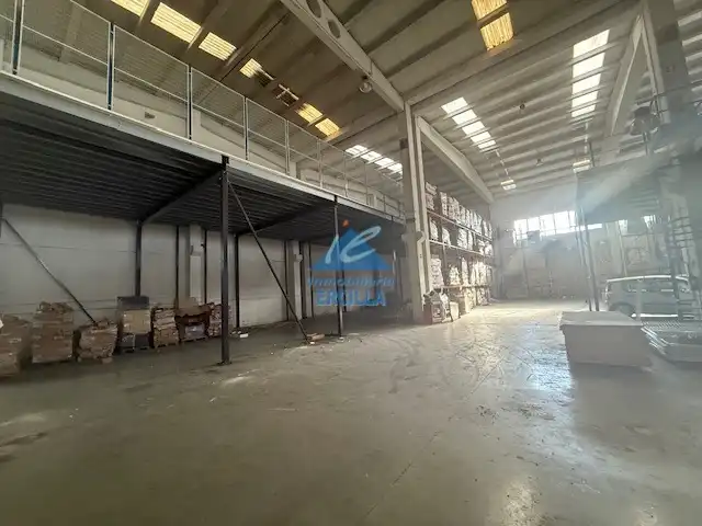Fabrikhallen zur Miete in Abadiño 