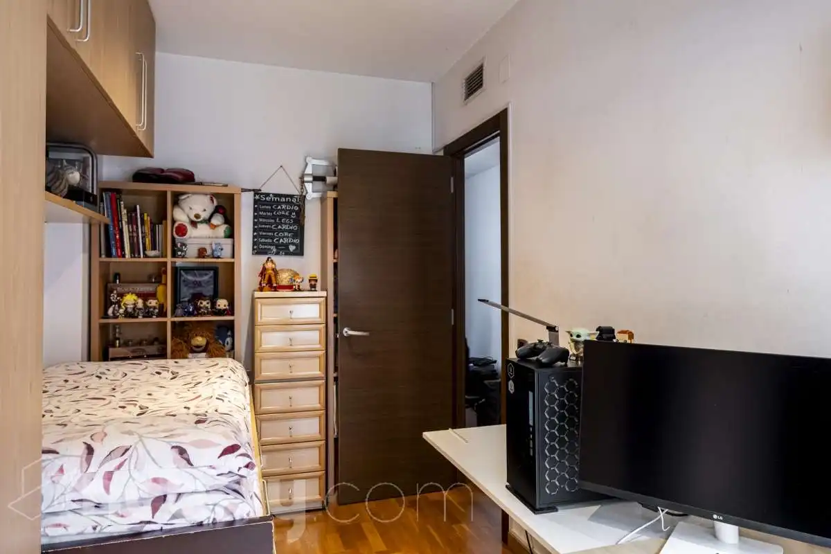 Habitación de Casa o chalet en venta en Barcelona con Aire acondicionado, Calefacción y Jardín privado
