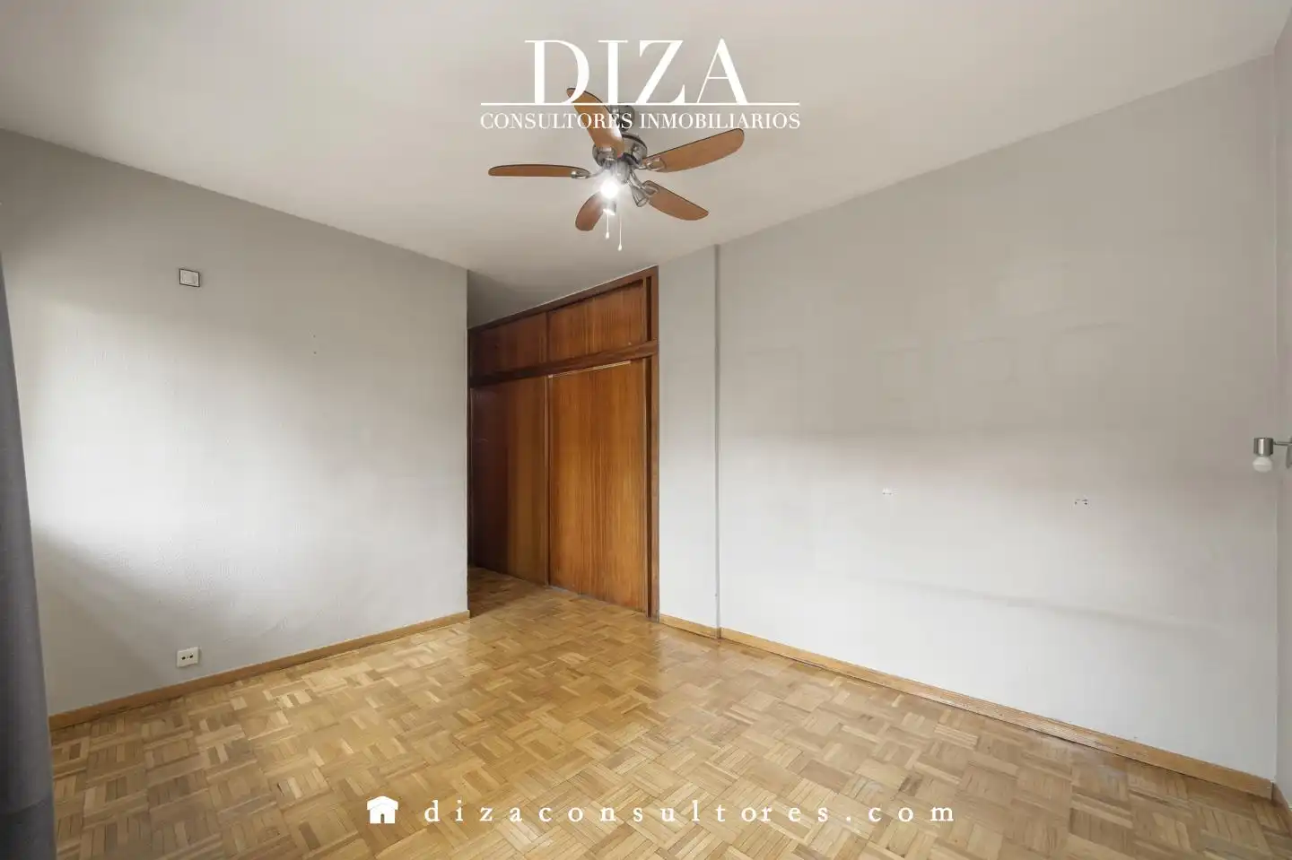Bedroom of Flat for sale in Madrid  with Air Conditioner, Heating and Terrace