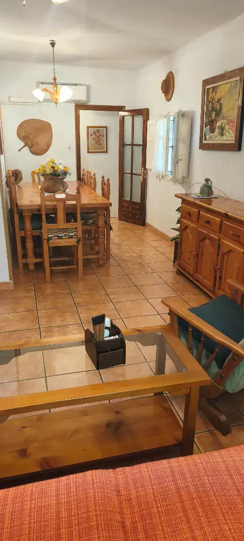 Menjador de Casa o xalet en venda en Cadrete amb Aire condicionat, Jardí privat i Terrassa