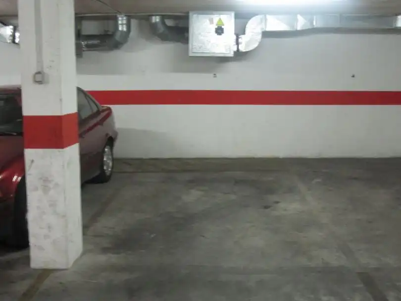 Parkplatz von Garage zur Miete in Córdoba