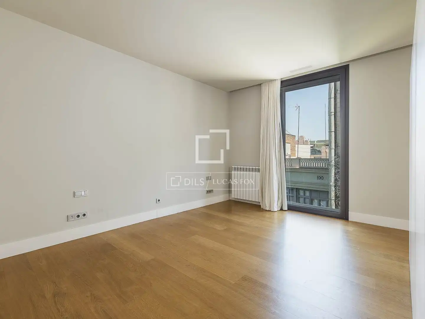 Habitación de Ático en venta en Barcelona con Aire acondicionado, Calefacción y Jardín privado