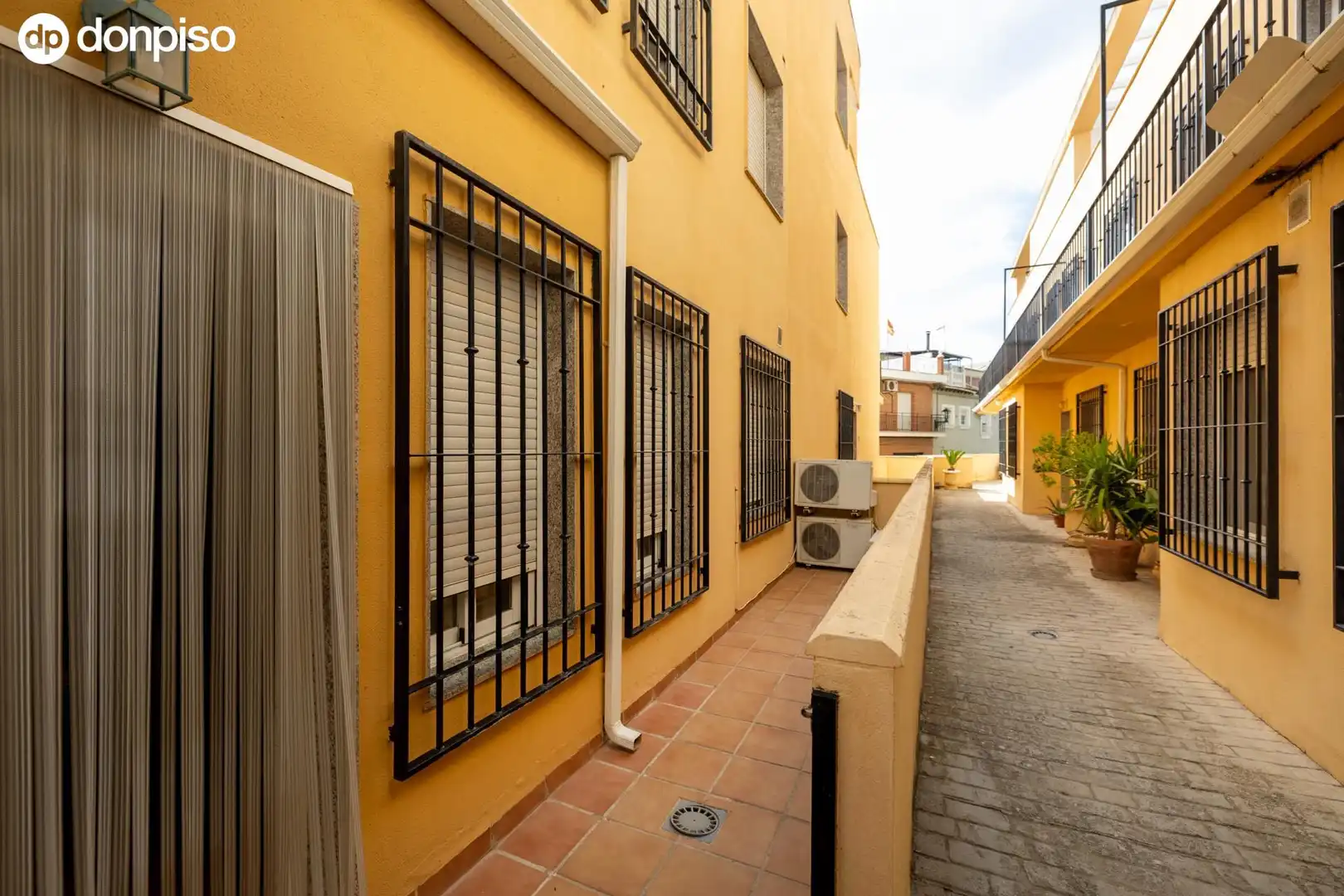 Vista exterior de Apartamento en venta en Villa de Otura con Aire acondicionado, Terraza y Balcón