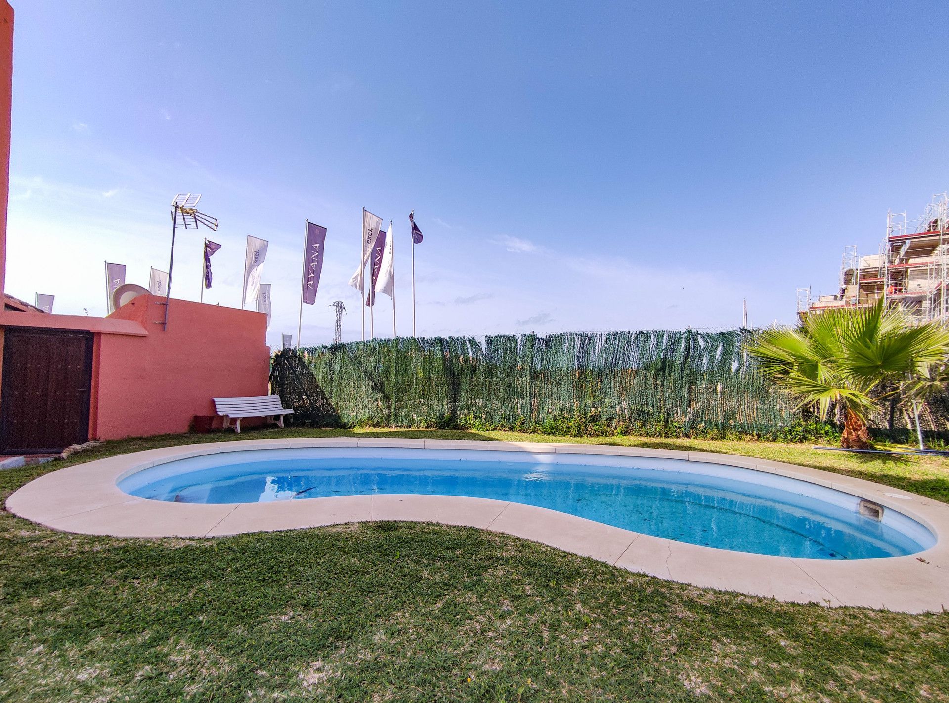 Swimming pool of Planta baja for sale in Estepona  with Air Conditioner, Private garden and Terrace