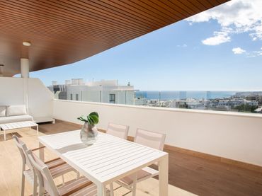 Piso con piscina en venta en Avenida 8 de Marzo