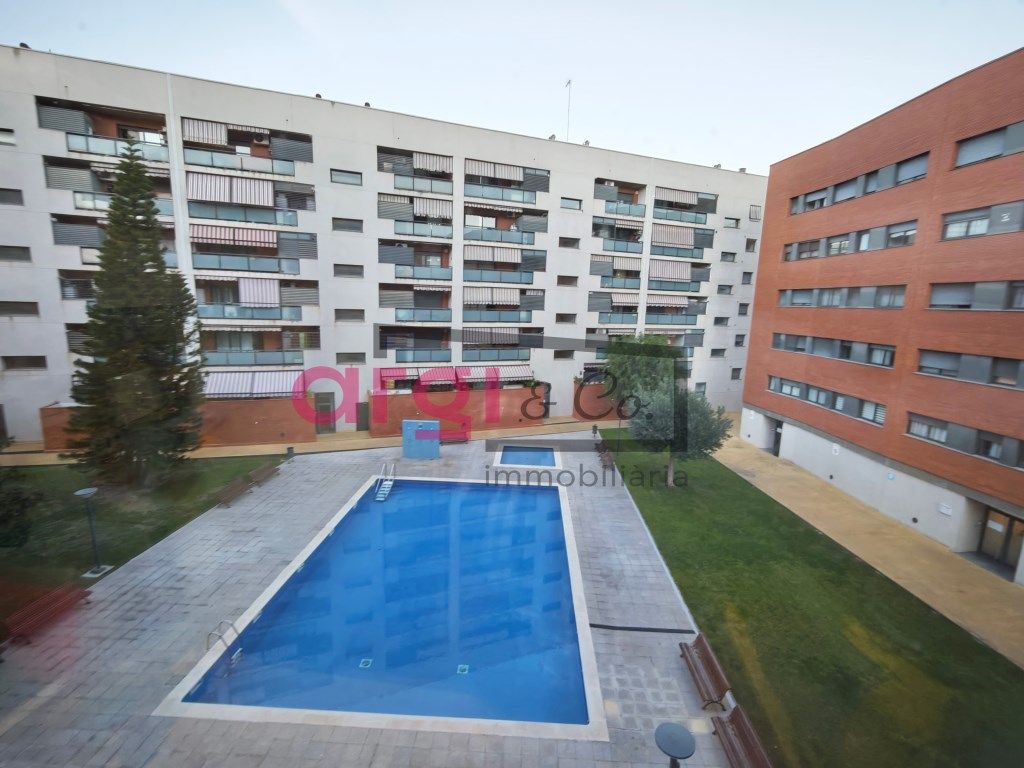 Vista exterior de Pis en venda en Viladecans