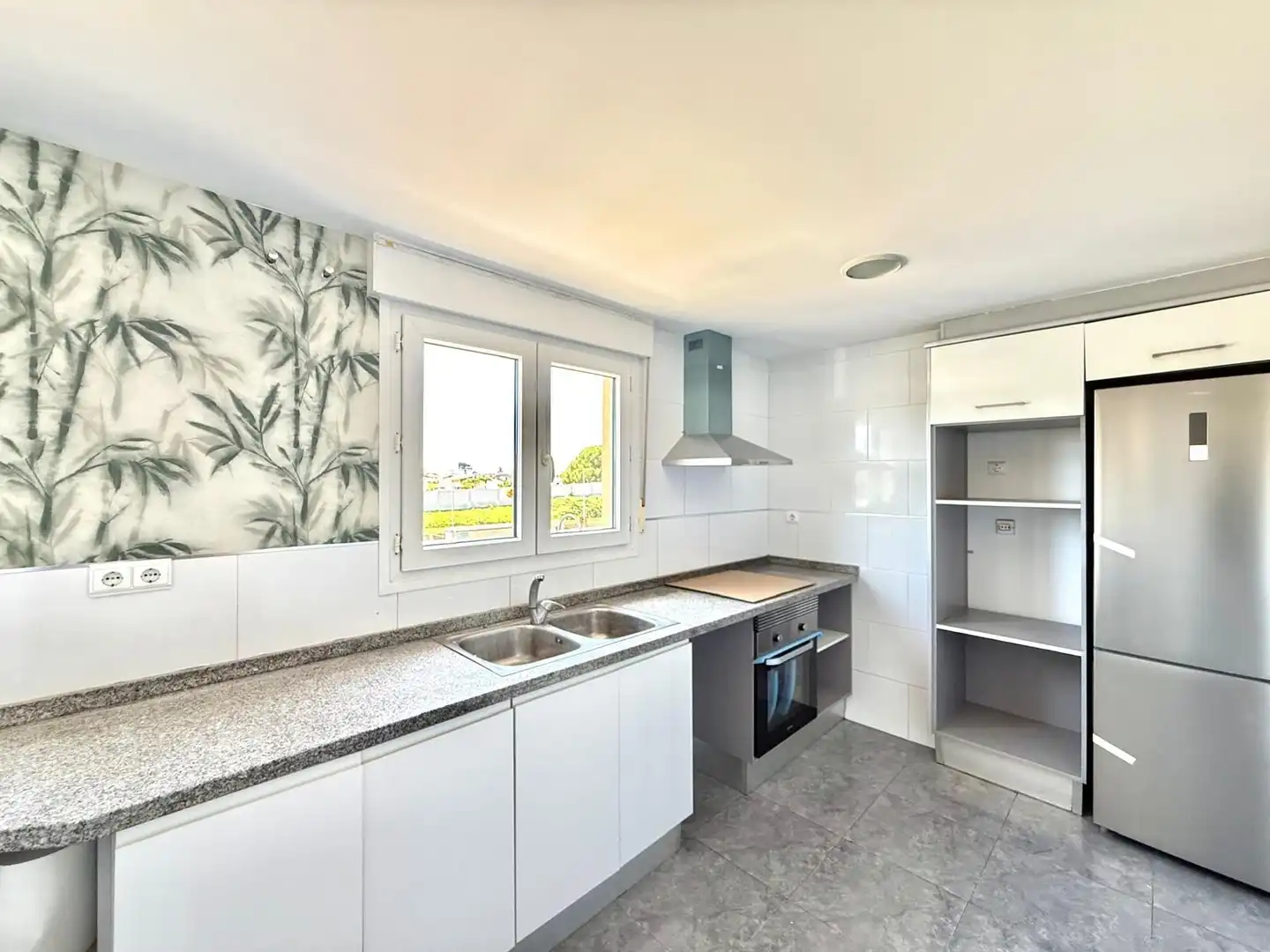 Kitchen of Attic for sale in Alzira  with Alarm