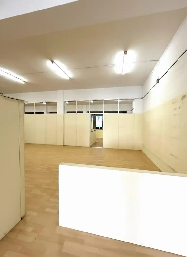 Nau industrial de lloguer en L'Hospitalet de Llobregat