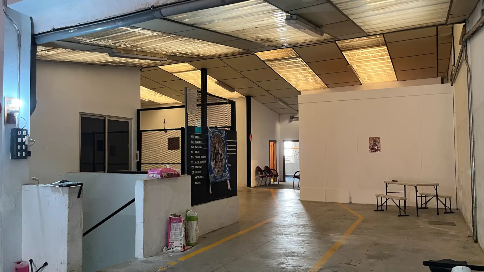 Commercial properties for rent in Valencia  with Air Conditioner and Alarm