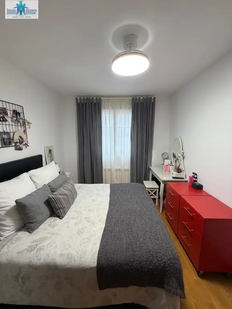 Habitación de Casa adosada en venta en Albacete con Aire acondicionado, Calefacción y Trastero