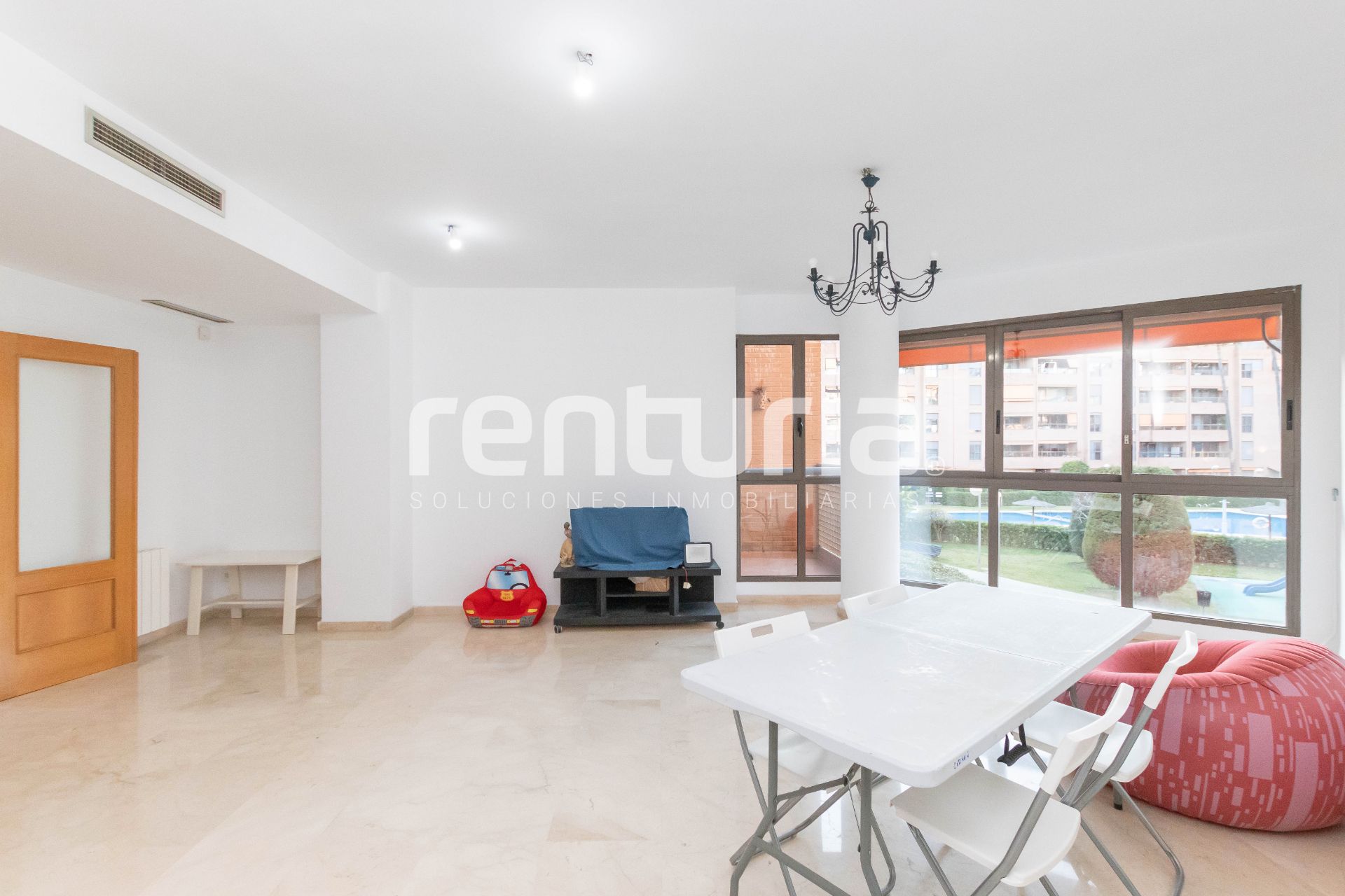 Living room of Flat for sale in  Valencia Capital  with Air Conditioner, Heating and Private garden