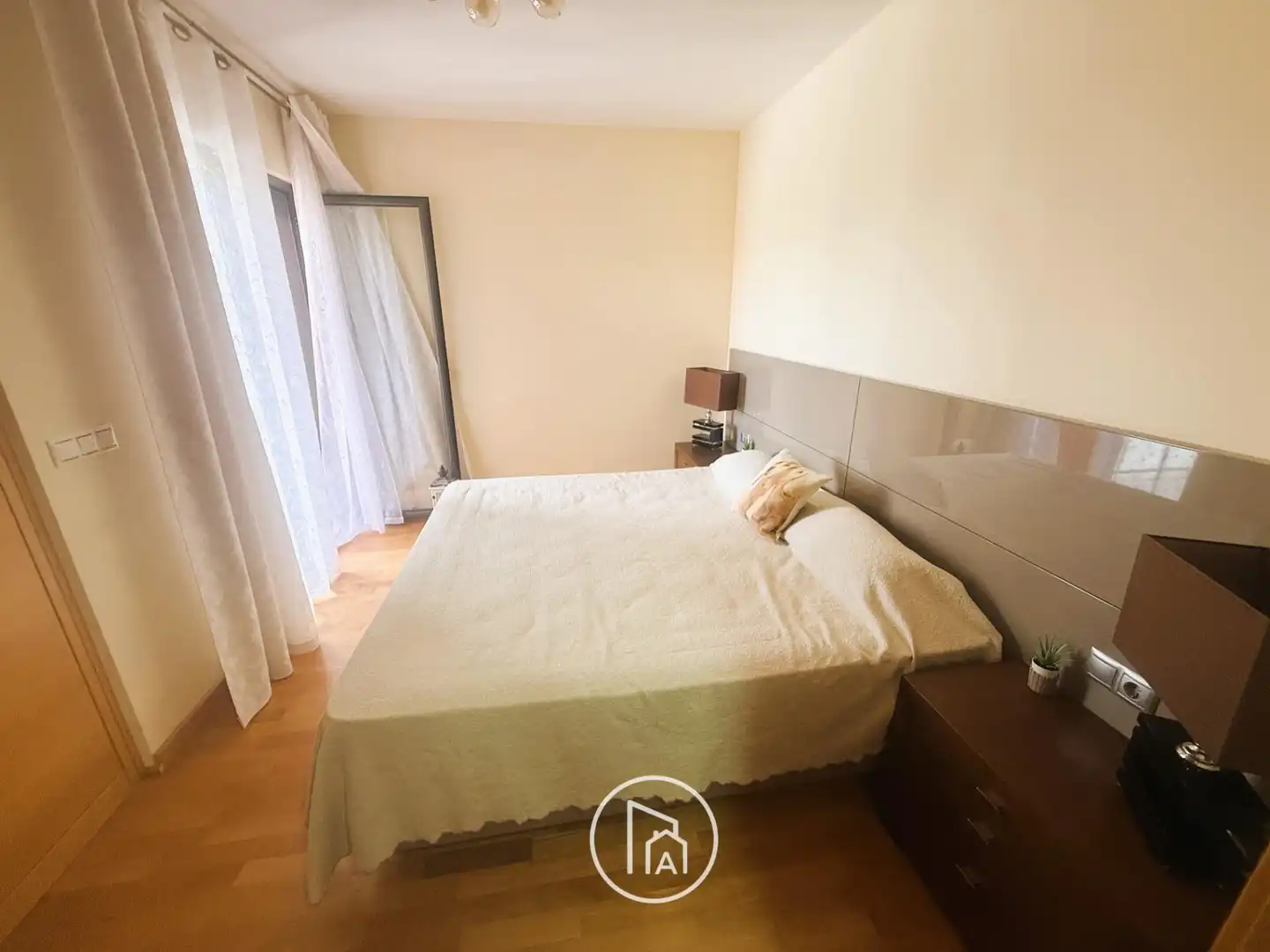 Bedroom of Flat for sale in Paterna  with Parquet flooring