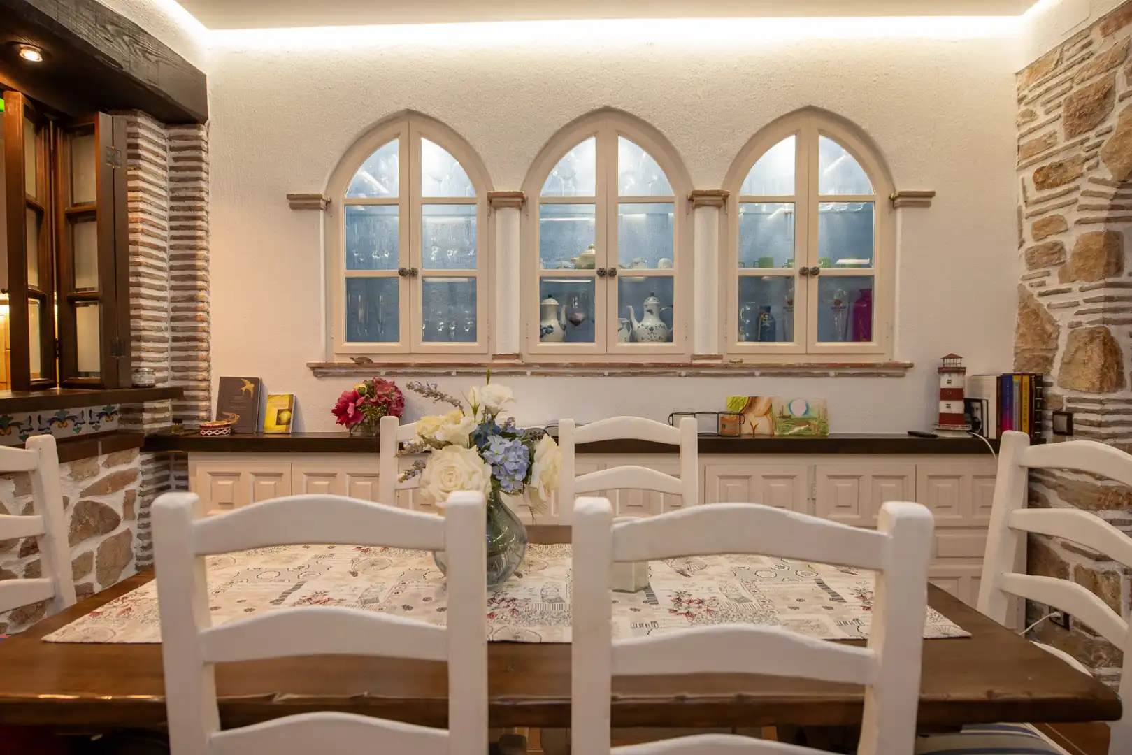Comedor de Casa adosada de alquiler en Castell d'Aro, Platja d'Aro i s'Agaró con Calefacción, Jardín privado y Amueblado