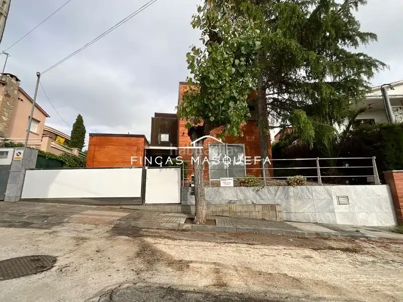 Casa amb jardí en venda a Sant Esteve Sesrovires, imagen 3