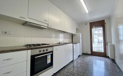 Kitchen of Flat to rent in Vic  with Heating, Furnished and Oven