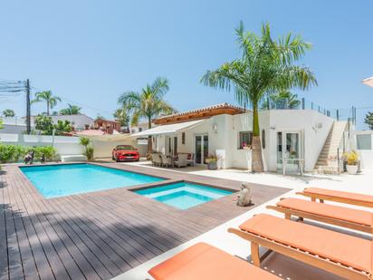 Swimming pool of House or chalet for sale in Marbella  with Air Conditioner, Terrace and Swimming Pool