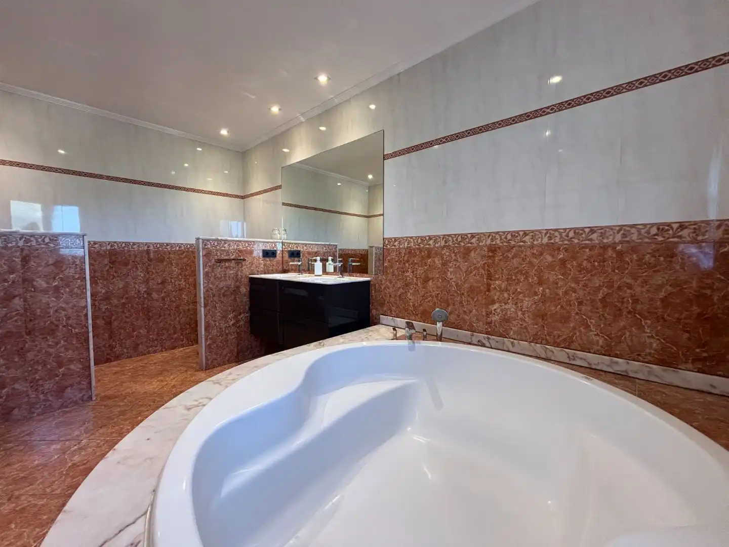 Villa avec piscine à vendre à Carrer de Josep Gallart i Parera 14, imagen 24
