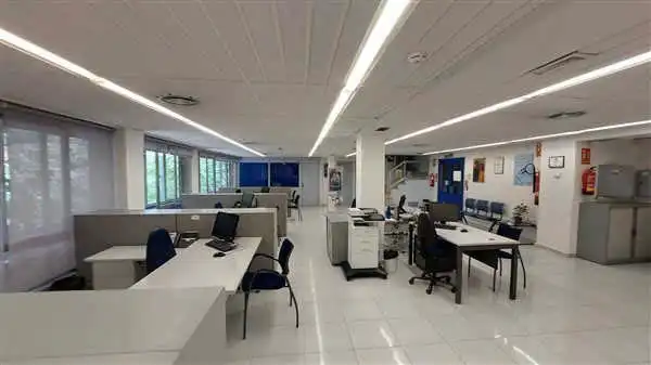 Oficina en venda en Granada amb Aire condicionat i Calefacció