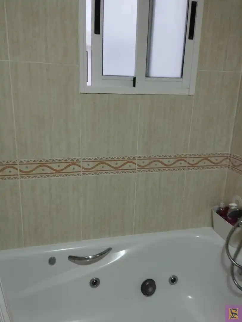 Bany de Pis en venda en Albal amb Aire condicionat, Calefacció i Forn