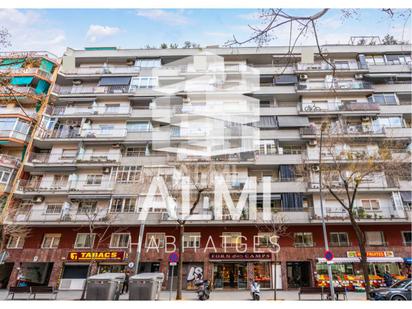 Vista exterior de Pis en venda en  Barcelona Capital amb Aire condicionat i Balcó